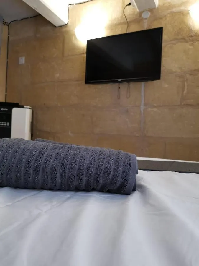 Cozy Loft In The Heart Of Valletta 0*,